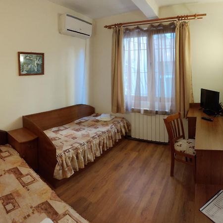Medic Hotel Sofia Buitenkant foto