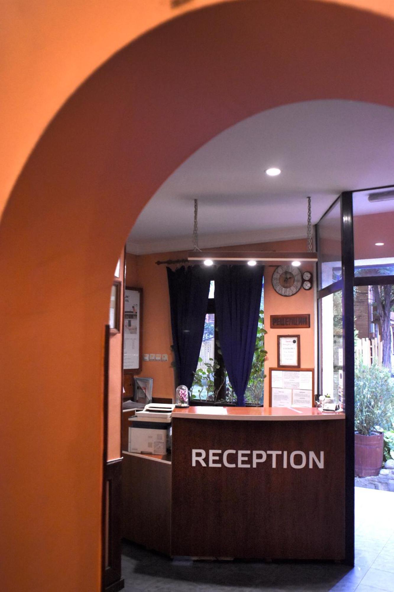 Medic Hotel Sofia Buitenkant foto