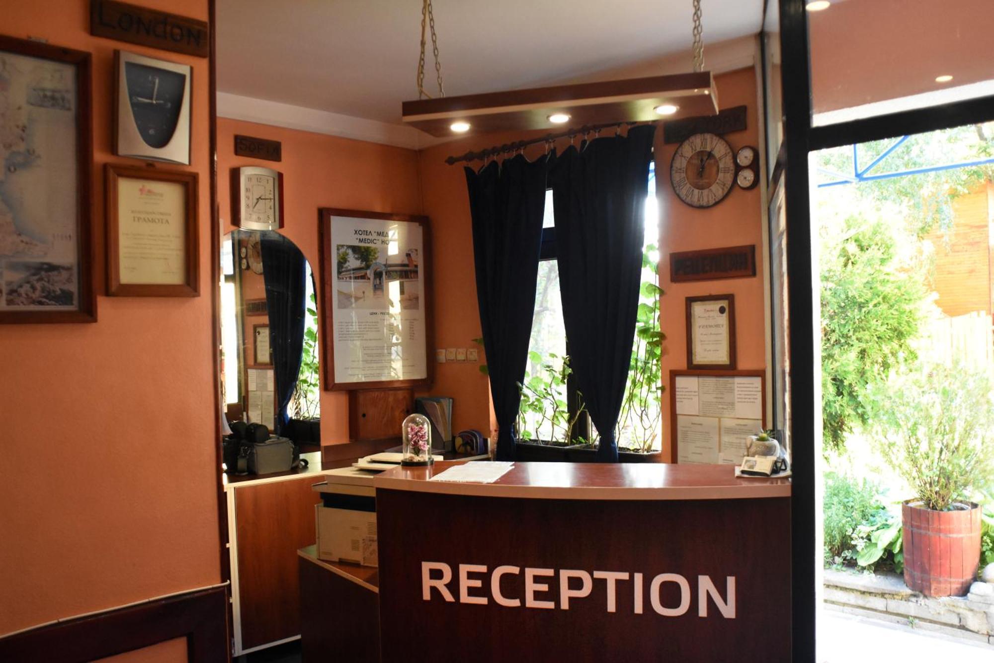 Medic Hotel Sofia Buitenkant foto
